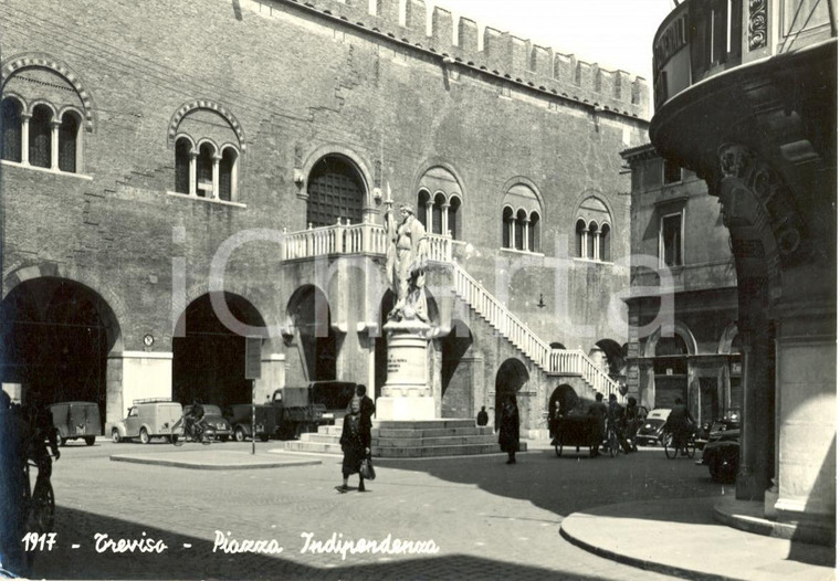 1960 TREVISO Veduta Piazza Indipendenza - AUTO D'EPOCA *Cartolina animata FG VG