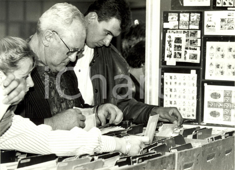 1993 STRASBURGO (F) Esposizione FILATELICA - Collezionisti in visita *Fotografia