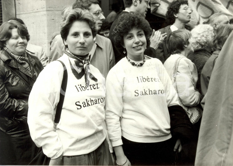 1984 PARIGI (F) LIBEREZ SAKHAROV Due partecipanti a manifestazione di sostegno