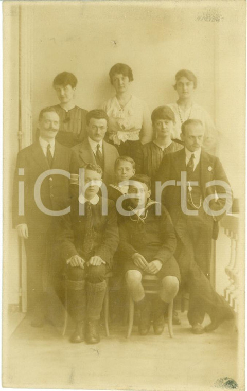 1910 ca GENOVA Gruppo familiare con marinaretti *Fotografia