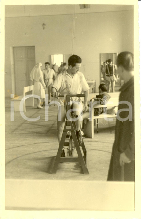 1941 WW2 BOLOGNA Ospedale SAN LEONARDO Mutilato con protesi riabilitazione *Foto