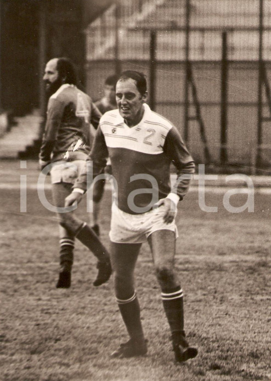 1985 ca NAPOLI Sostituto procuratore Lucio DI PIETRO gioca a calcio *Fotografia