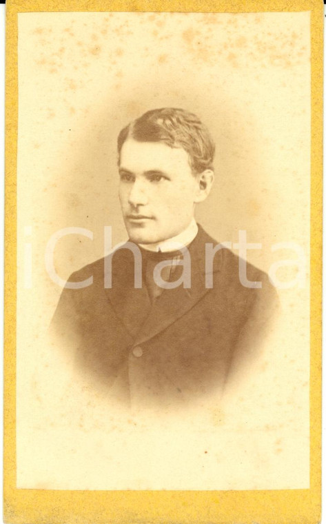 1873 WIEN (A) Ritratto di giovane uomo in abiti borghesi *Foto H. HAMSEN