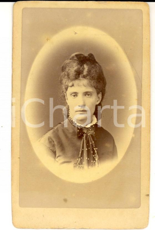 1880 ca GENOVA Ritratto di donna con fiocco a pois *Foto GIULIO ROSSI