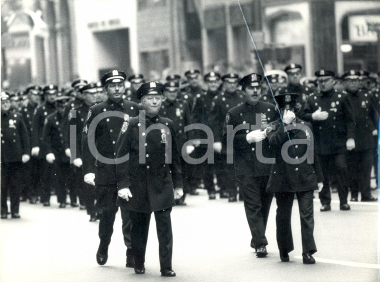 1980 NEW YORK Processione del corteo della polizia *Fotografia DANNEGGIATA
