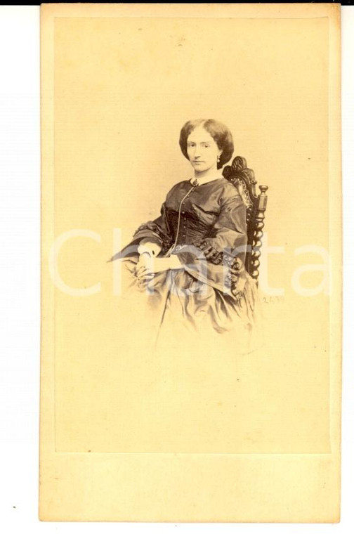 1870 ca MILANO Donna seduta in abito scuro *Fotografia Alessandro DURONI