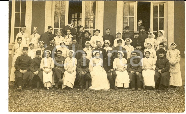 1915 WW1 FRANCIA Feriti all'ospedale militare con infermiere RED ENSIGN *Foto