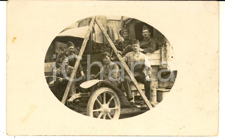 1915 WW1 FRANCE Gruppo di soldati con mezzi di guerra *Foto cartolina