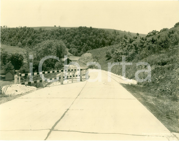 1933 GREENE COUNTY, PENNSYLVANIA (USA) Barricate contro le frane sull'autostrada