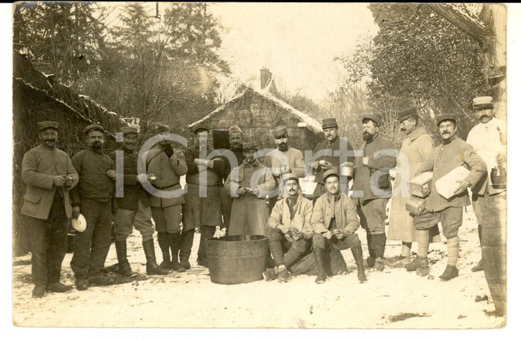 1916 WW1 LIZY-SUR-OURCQ (F) Soldati pelano le patate per il rancio *Foto FP