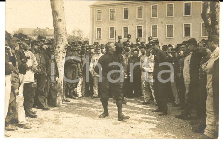 1915 ca WW1 FRANCIA Militare sottoposto a un finto processo *Foto GOLIARDICA
