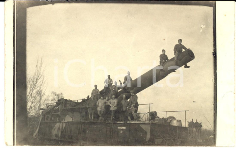 1915 ca WW1 FRANCE Soldati di artiglieria a cavallo di un cannone da guerra 