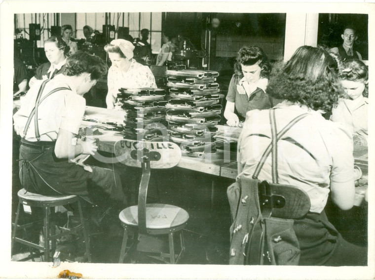 1943 CANADA WW2 Donne al lavoro alla produzione di armi *Fotografia