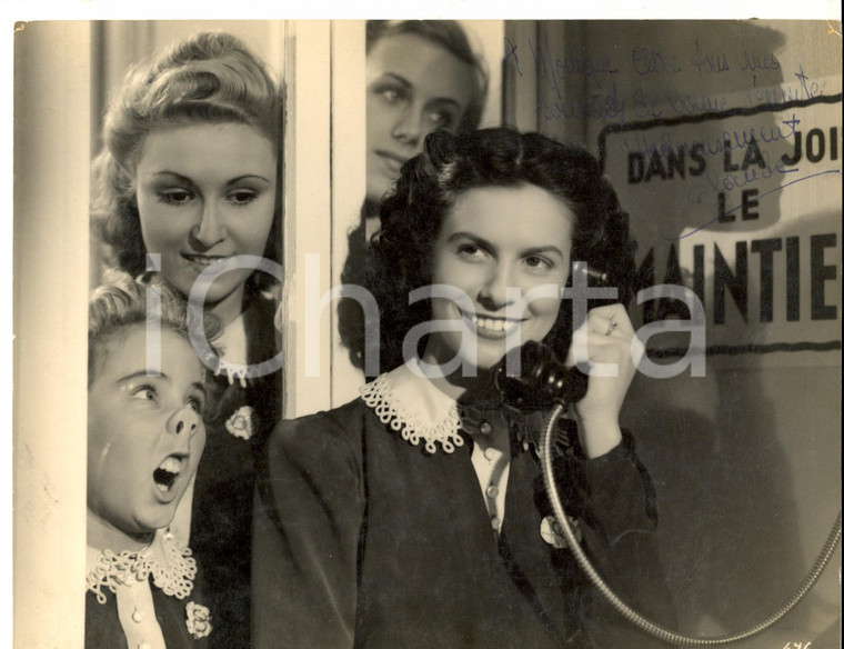 1960 ca CINEMA FRANCE Jeune actrice Claude au téléphone *Photo avec AUTOGRAPHE