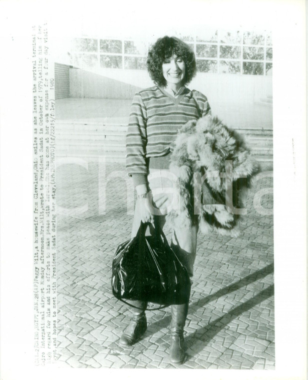 1980 IL CAIRO (EGITTO) Casalinga Peggy WILT prima dell'incontro con SADAT *Foto