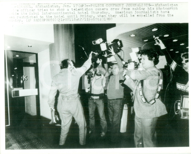 1980 KABUL (AFGHANISTAN) Polizia ferma giornalisti americani *Fotografia