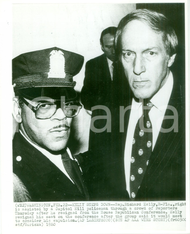 1980 WASHINGTON Richard KELLY con un poliziotto di CAPITOL HILL *Fotografia