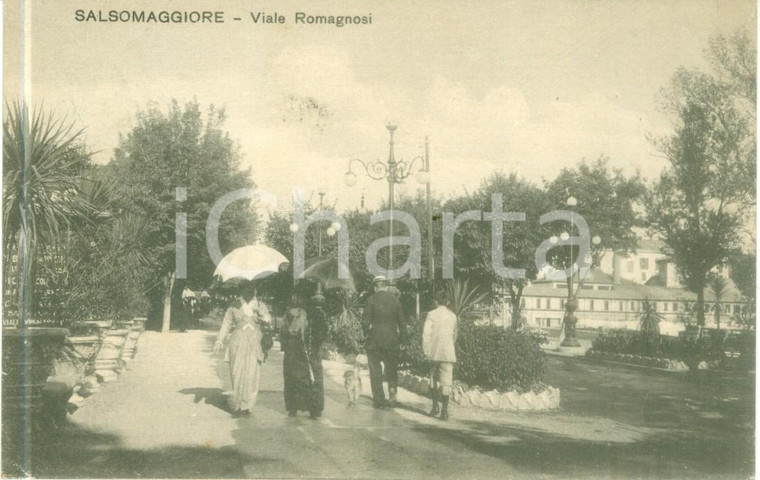 1916 SALSOMAGGIORE TERME (PR) Passanti in Viale ROMAGNOSI *Cartolina FP VG