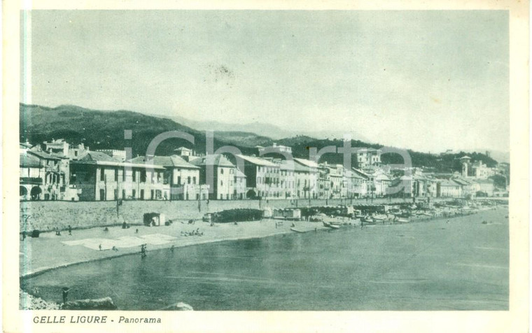 1935 ca CELLE LIGURE (SV) Panorama con bagnanti sulla spiaggia *Cartolina FP NV