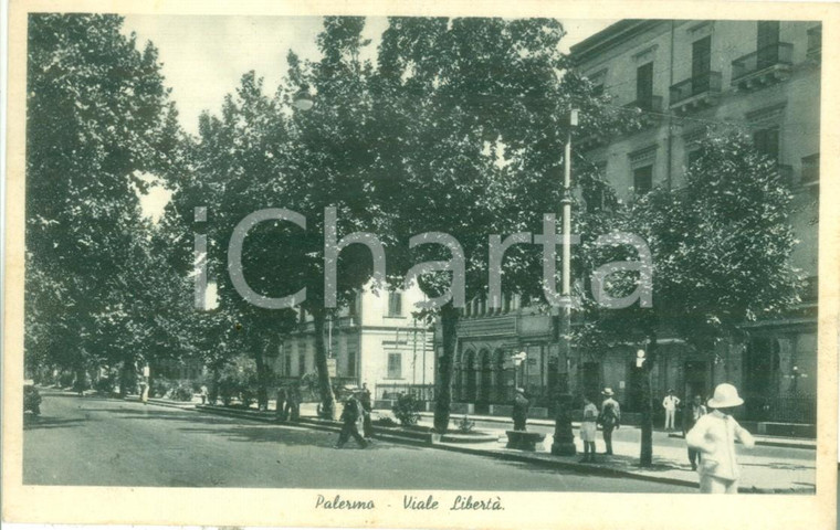 1940 PALERMO Passanti in Viale Libertà *Cartolina postale FP VG