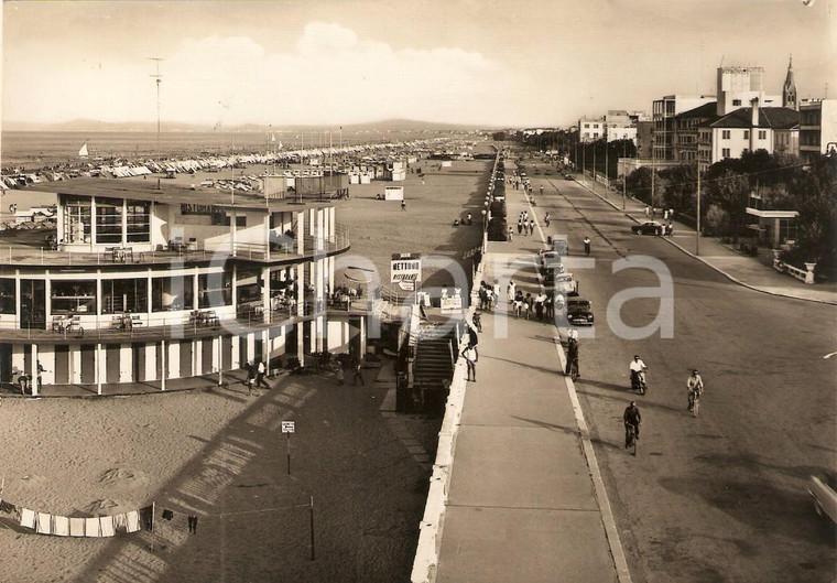 1957 RIMINI Ristorante Nettuno e lungomare *Cartolina FG VG