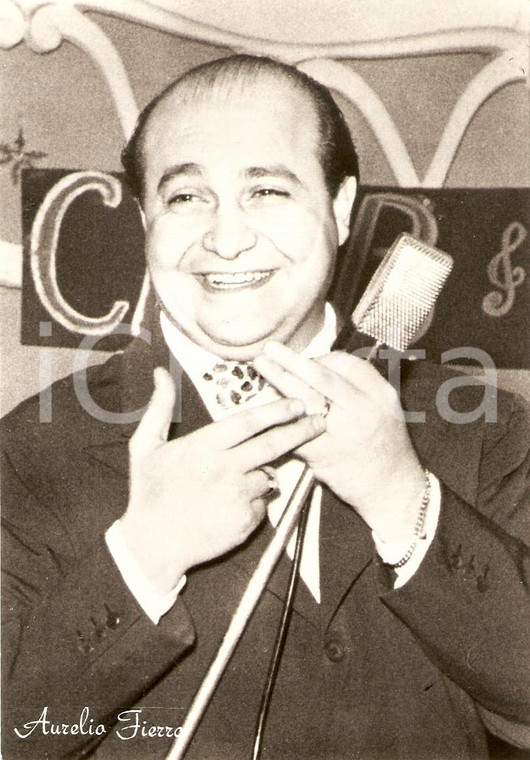 1960 ca MUSICA Aurelio FIERRO stringe microfono *Cartolina FG NV