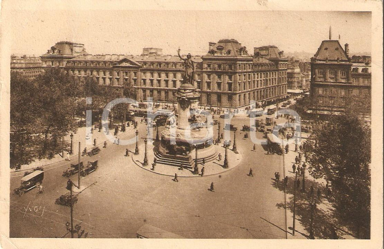 1934 PARIS Place de la République *Cartolina FP VG