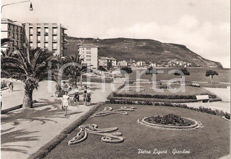 1955 PIETRA LIGURE Decorazioni floreali ai giardini pubblici *Cartolina FG VG