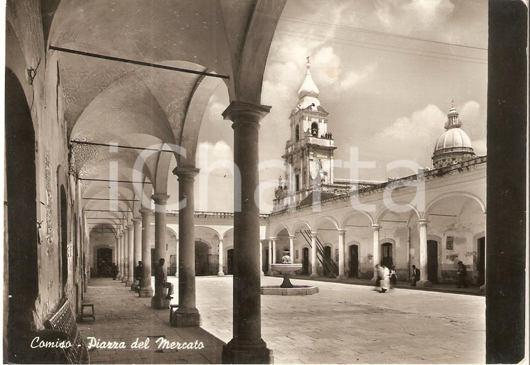 1955 ca COMISO (RG) Piazza del Mercato - Panorama *Cartolina FG VG