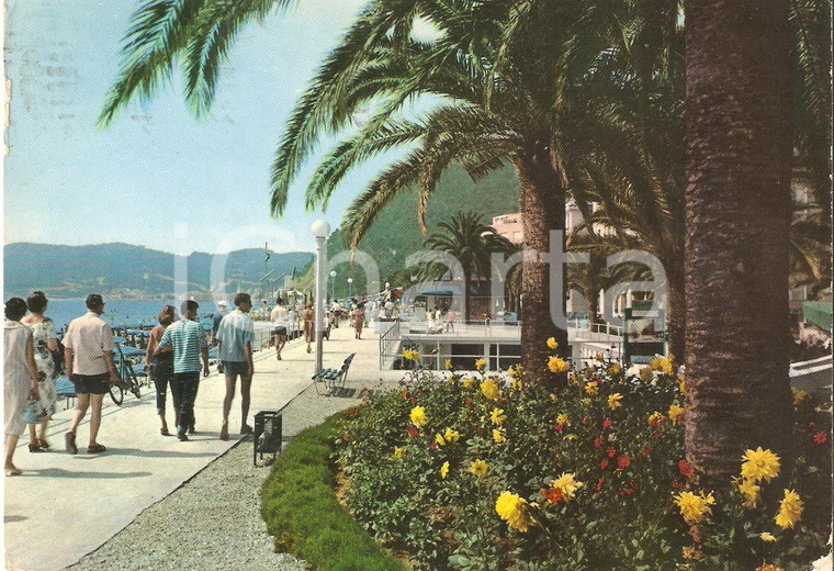 1966 ALASSIO (SV) Passeggiata sul lungomare fiorito *Cartolina FG VG