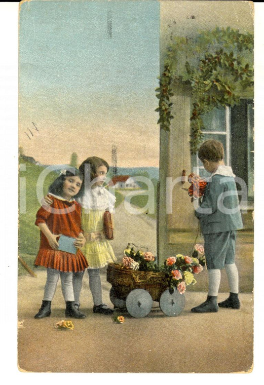 1925 RUSSIA BAMBINI Un omaggio floreale a primavera *Cartolina VINTAGE FP VG