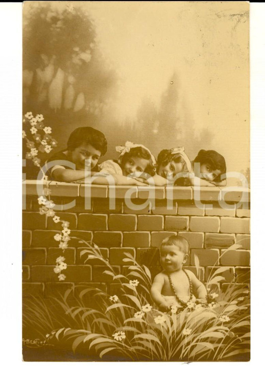 1918 COSTUMI Bambini al muretto *Cartolina a Elena FOSCHINI GUARINI FP VG