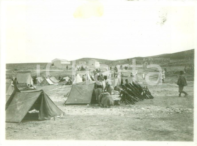 1940 ca ERITREA AOI Accampamento indigeno presso un fortino *Fotografia