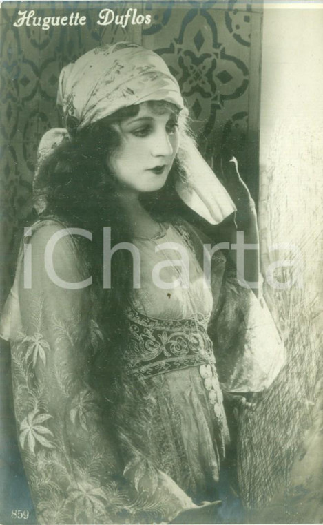 1925 ca CINEMA Ritratto Huguette DUFLOS in costume da gitana *Cartolina FP NV