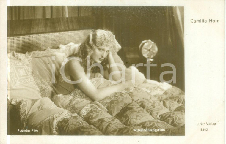 1930 ca CINEMA Attrice Camilla HORN Ritratto in camera da letto *Cartolina FP NV