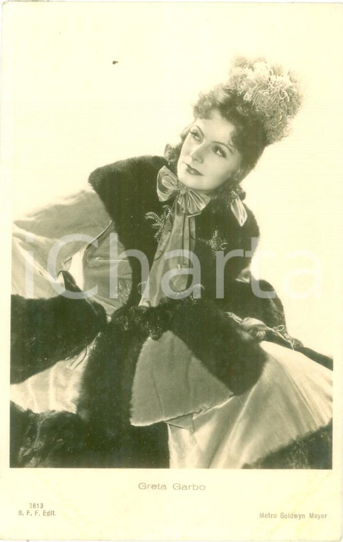 1937 CINEMA Attrice Greta GARBO con cappotto di pelliccia *Cartolina FP NV