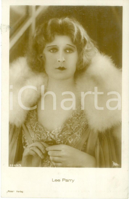 1930 ca CINEMA Attrice Lee PARRY con collo di pelliccia *Cartolina FP NV