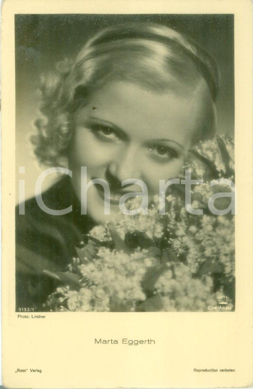 1930 ca CINEMA Attrice Marta EGGERTH con bouquet di fiori *Cartolina FP NV