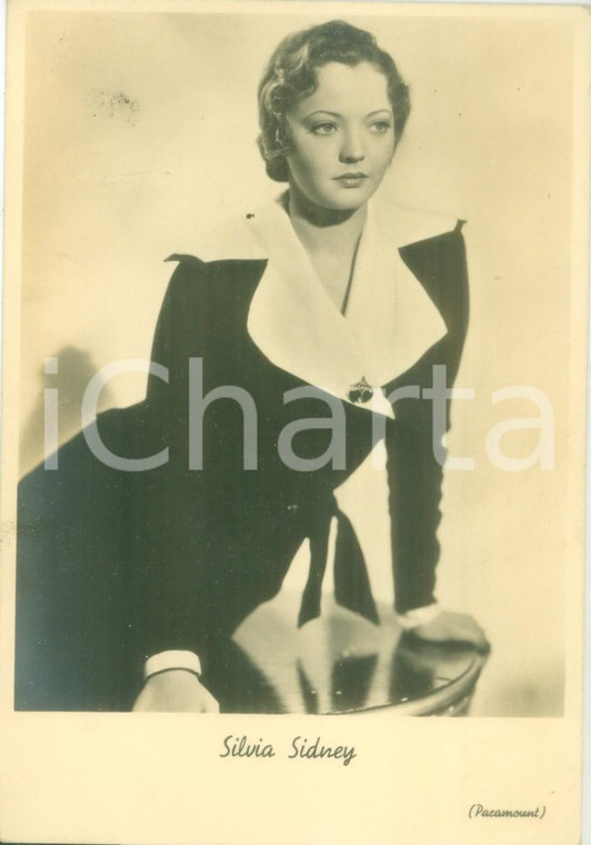 1940 ca CINEMA Attrice Sylvia SIDNEY con abito bianco e nero *Cartolina FG NV