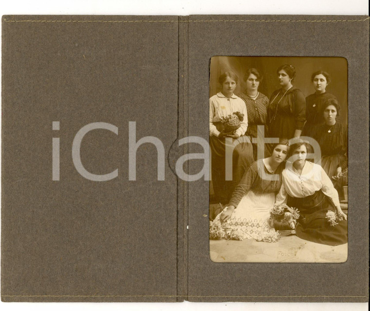 1910 ca MILANO Famiglia di sette donne  *Foto cartolina CARDANO CURIOSA