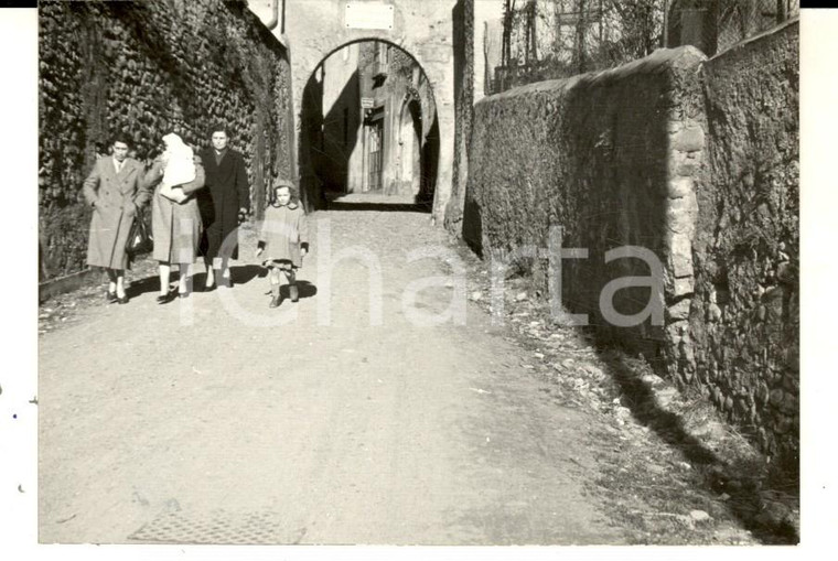 1950 CASTIGLIONE OLONA Donne alla passeggiata domenicale *Foto ARTISTICA 10x8