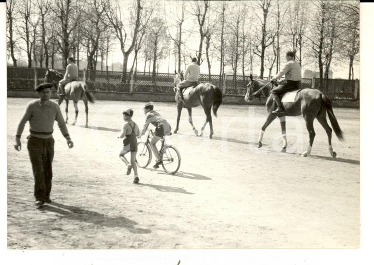 1950 CASTIGLIONE OLONA Gita a cavallo e bambini in bici *Foto ARTISTICA 10x8