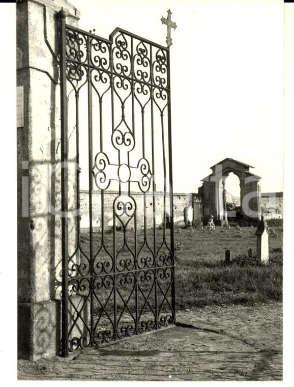 1952 MILANO L'ingresso di un cimitero *Foto artistica 8x10 cm