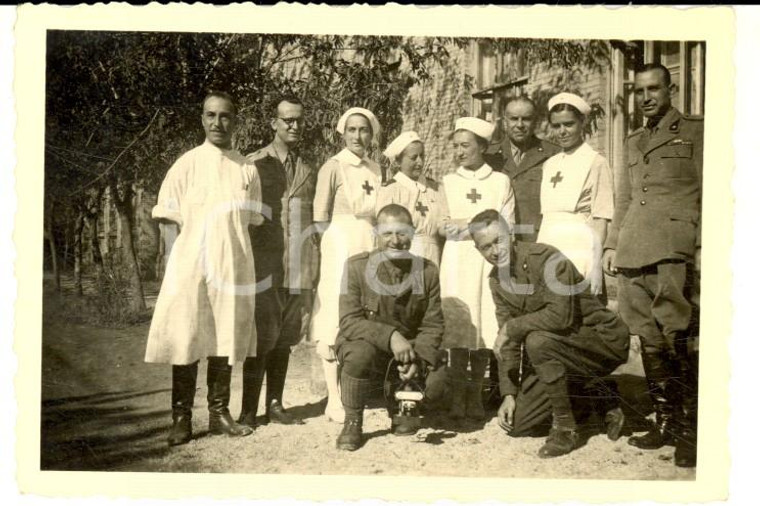 1945 ca BOLOGNA CROCE ROSSA Ufficiali Sanità e crocerossine *Foto 9x6 cm
