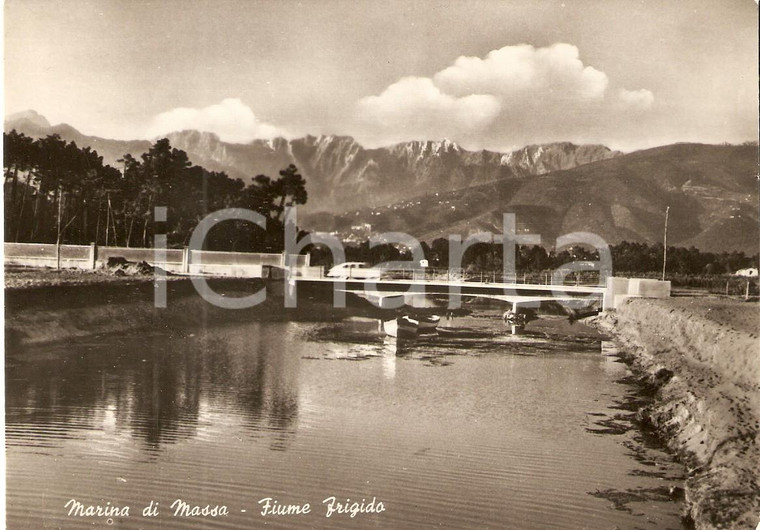 1955 ca MARINA DI MASSA Auto attraversa ponte su Fiume Frigido *Cartolina FG VG