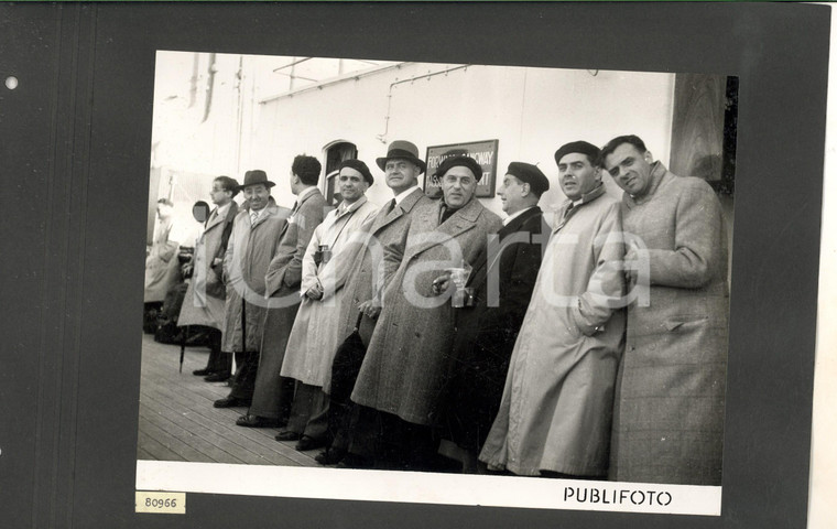1950 DOVER Artisti del TEATRO ALLA SCALA in attesa alla banchina *Foto 35x25