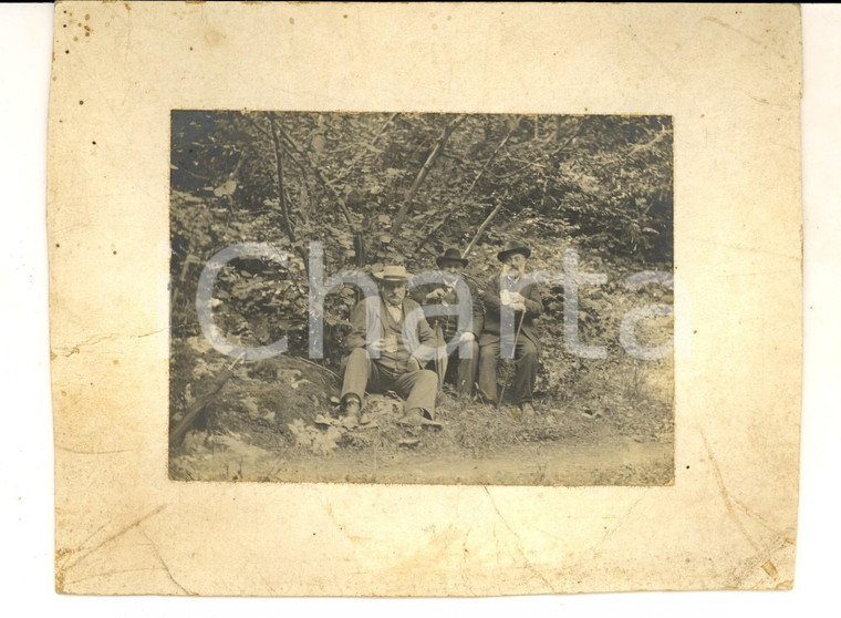 1920 ca AREA LOMBARDA Un brindisi tra anziani escursionisti *Foto CURIOSA 16x13