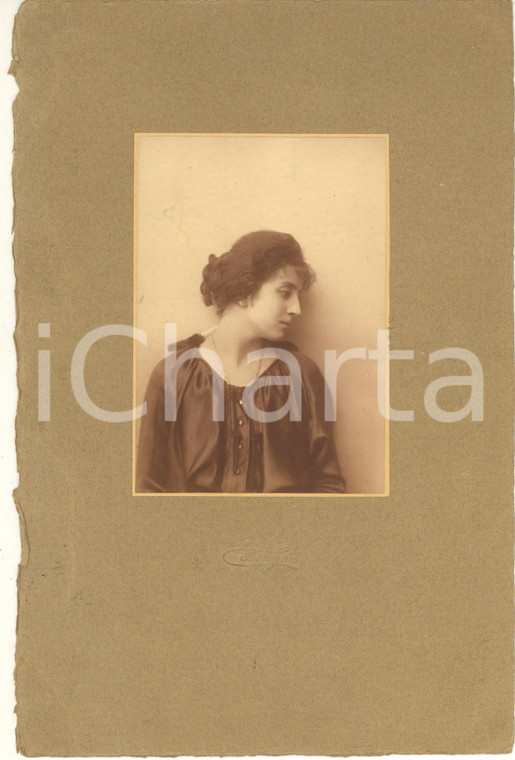 1920 ca BOLOGNA Ritratto di donna con blusa nera *Foto Roberto PELI 21x30