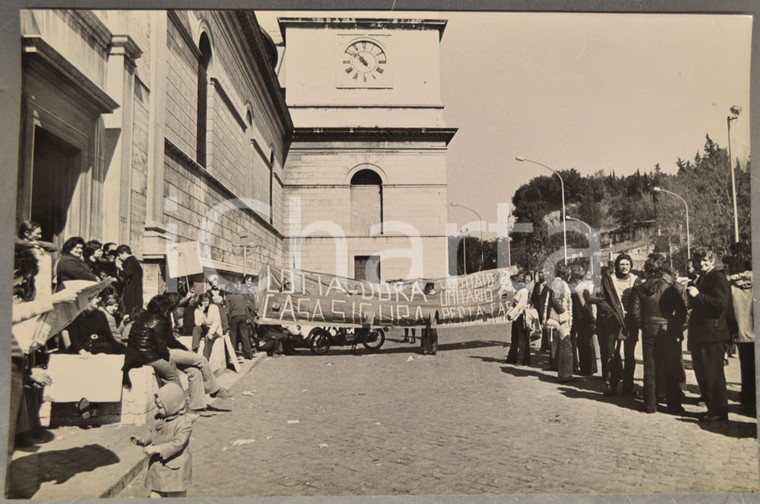 1974 ROMA PCI Manifestanti in lotta per la casa *Foto reportage 30x20 cm