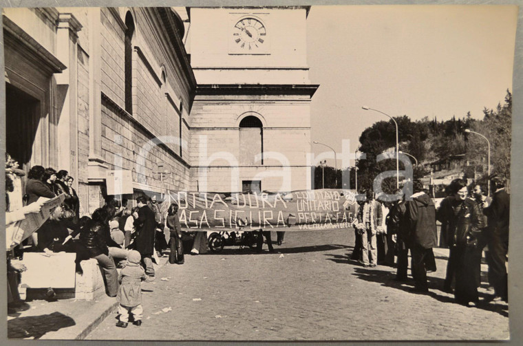1974 ROMA PCI Manifestanti in lotta per la casa *Fotografia reportage 30x20
